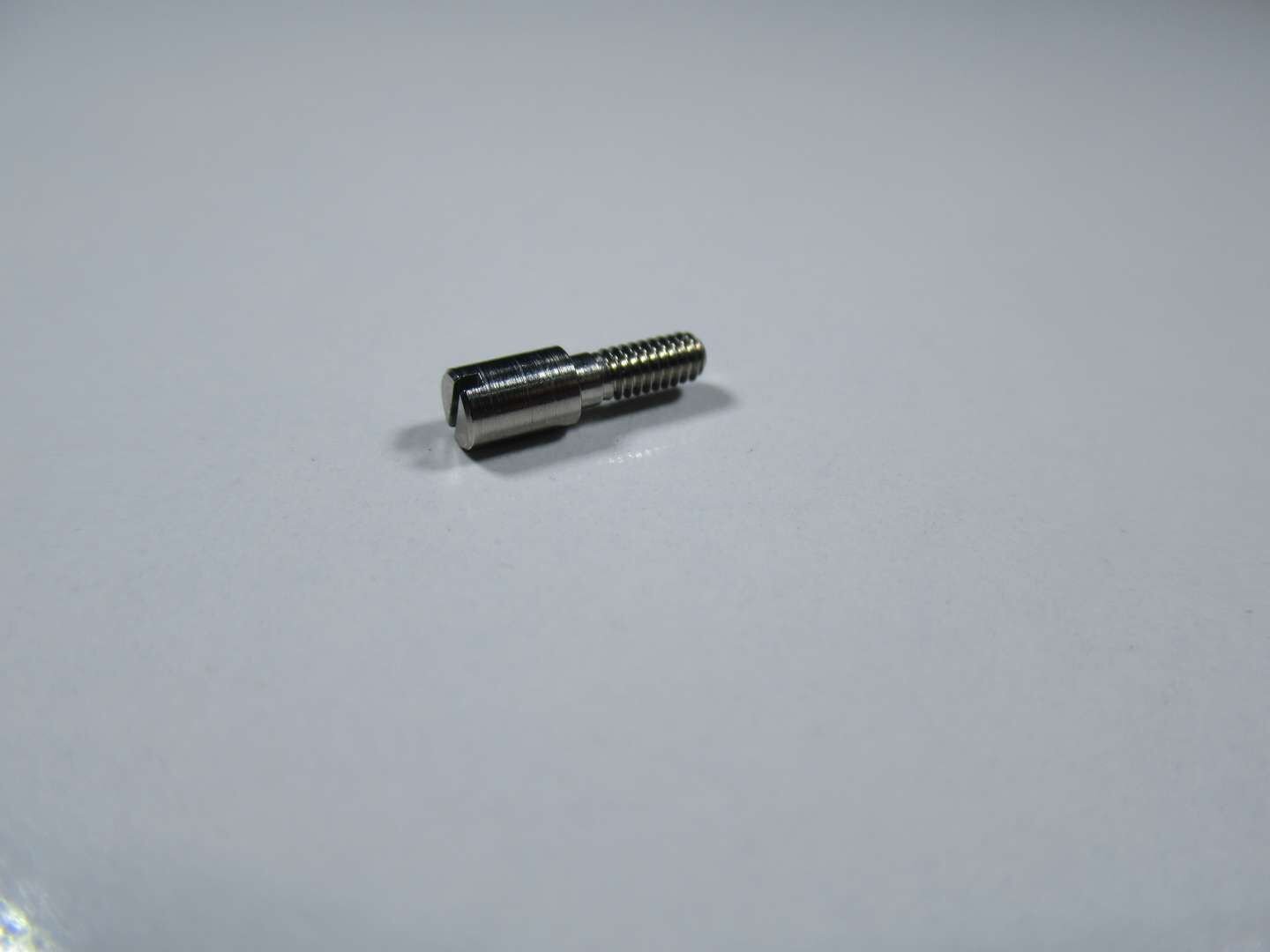 SCREW M1,8X5