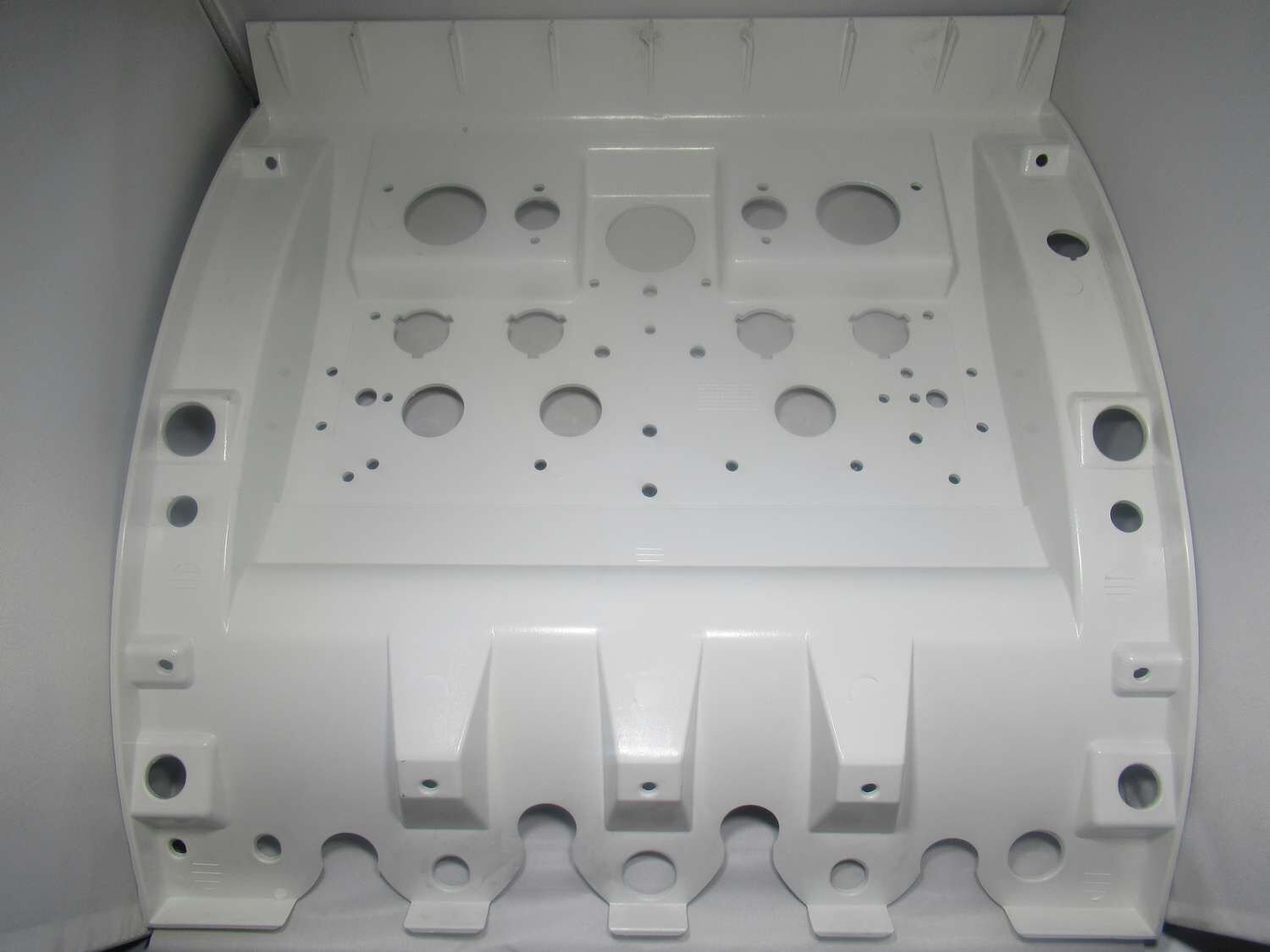 TABLE BASE 1073