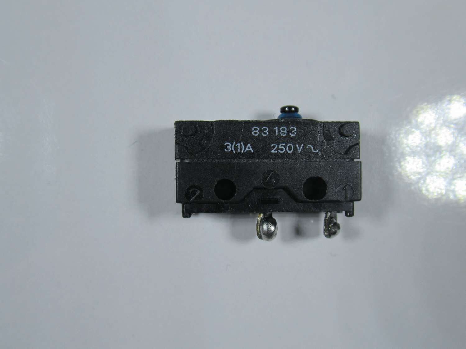 SUBMINIATURE SWITCH