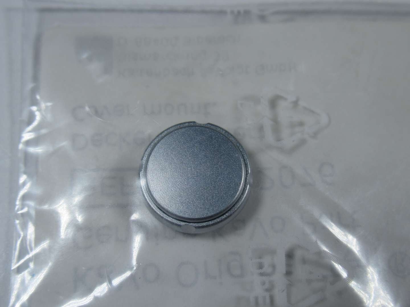 COVER MOUNT.