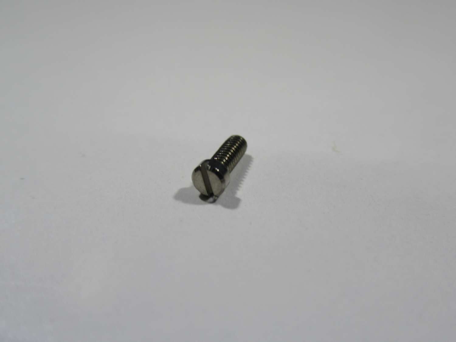 FLAT HEAD SCREW M1,8X5
