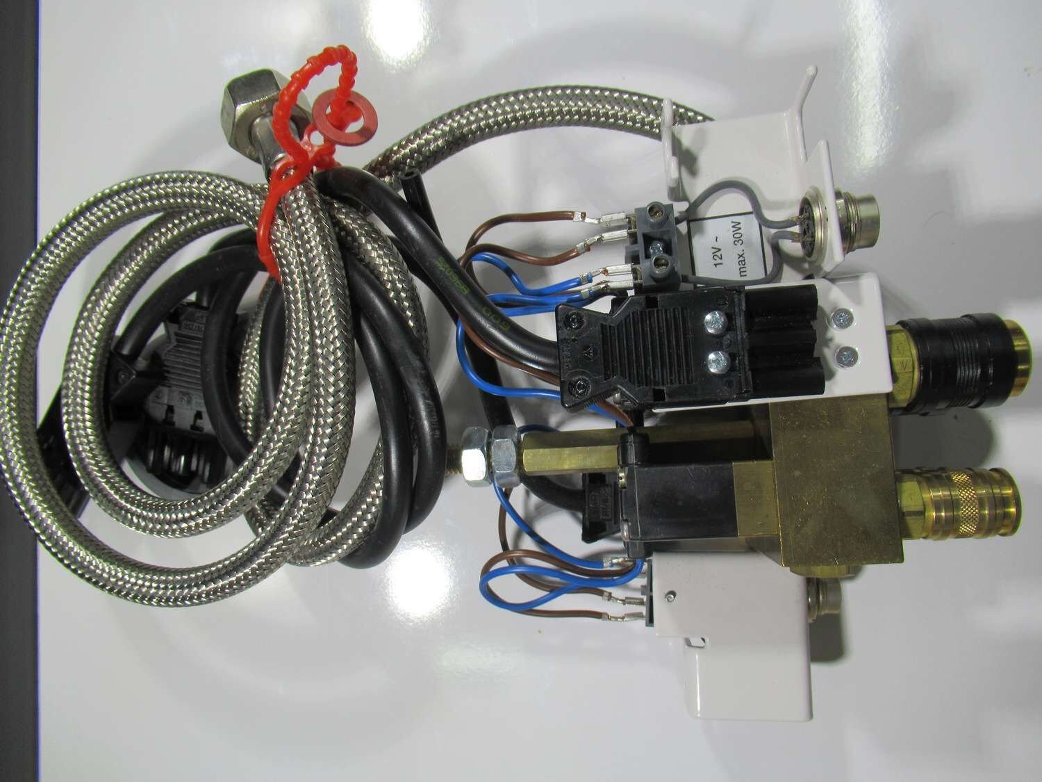 SUPPLY BOX P D