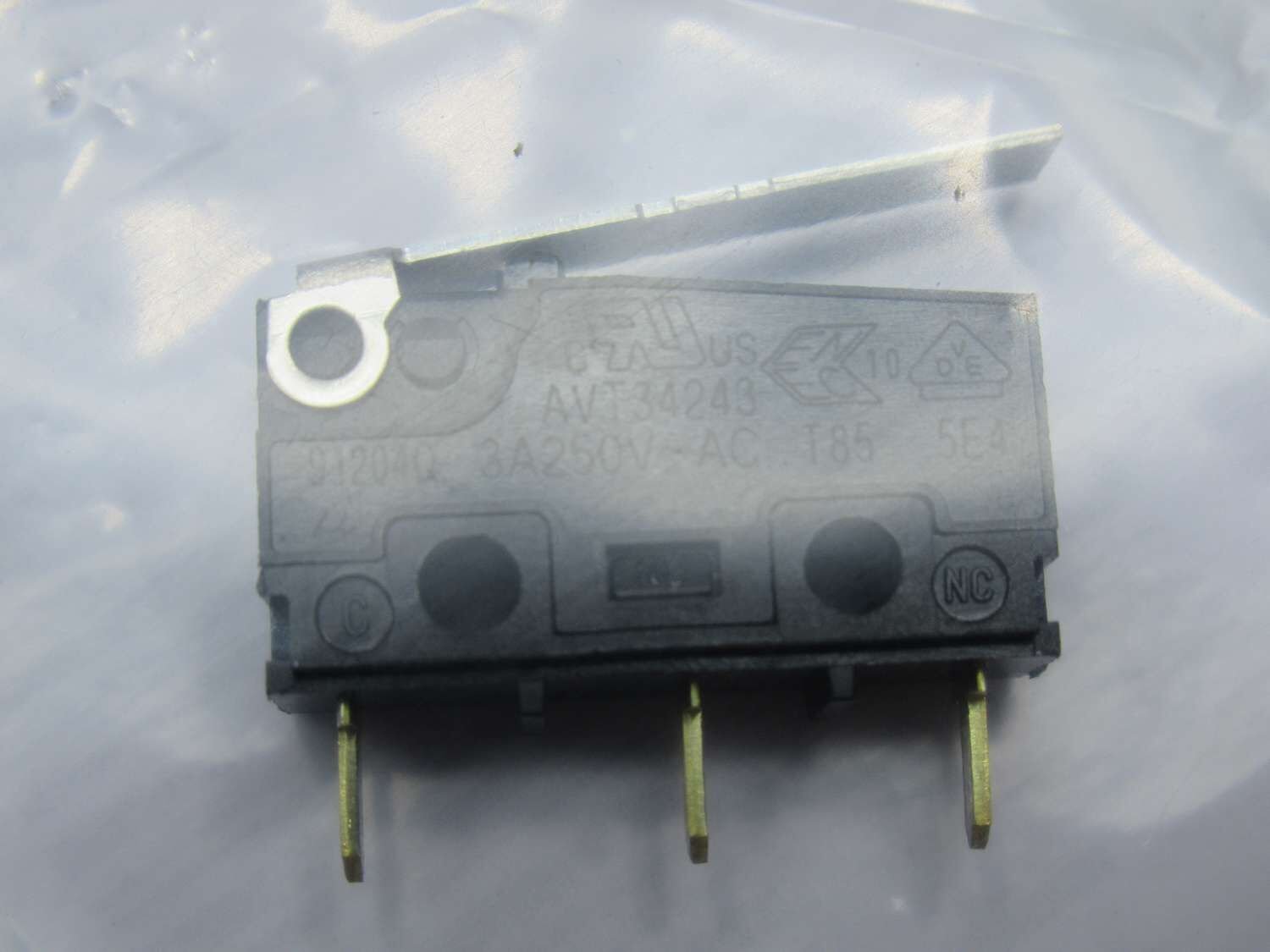 AVT34243 MICRO SWITCH